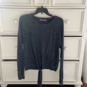 Grey top tied in the front